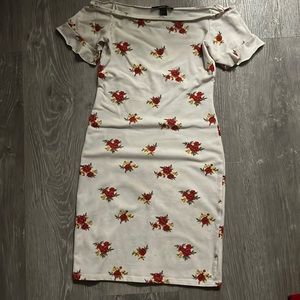 Photo does not do it justice is a great dress is very cute and very comfortable.